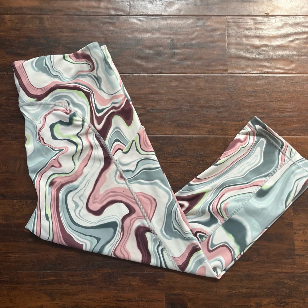 Athleta Ultimate Stash Pocket Printed Capri